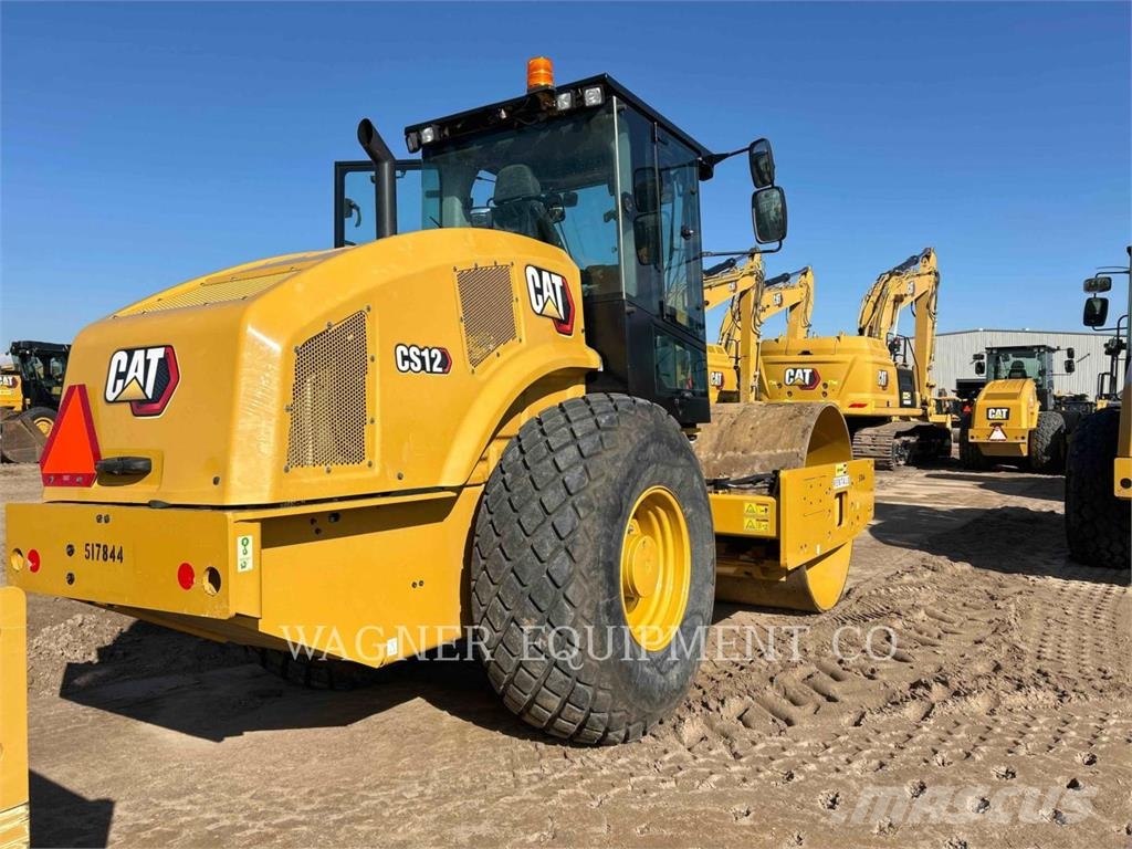 CAT CS1203 土壤压实机
