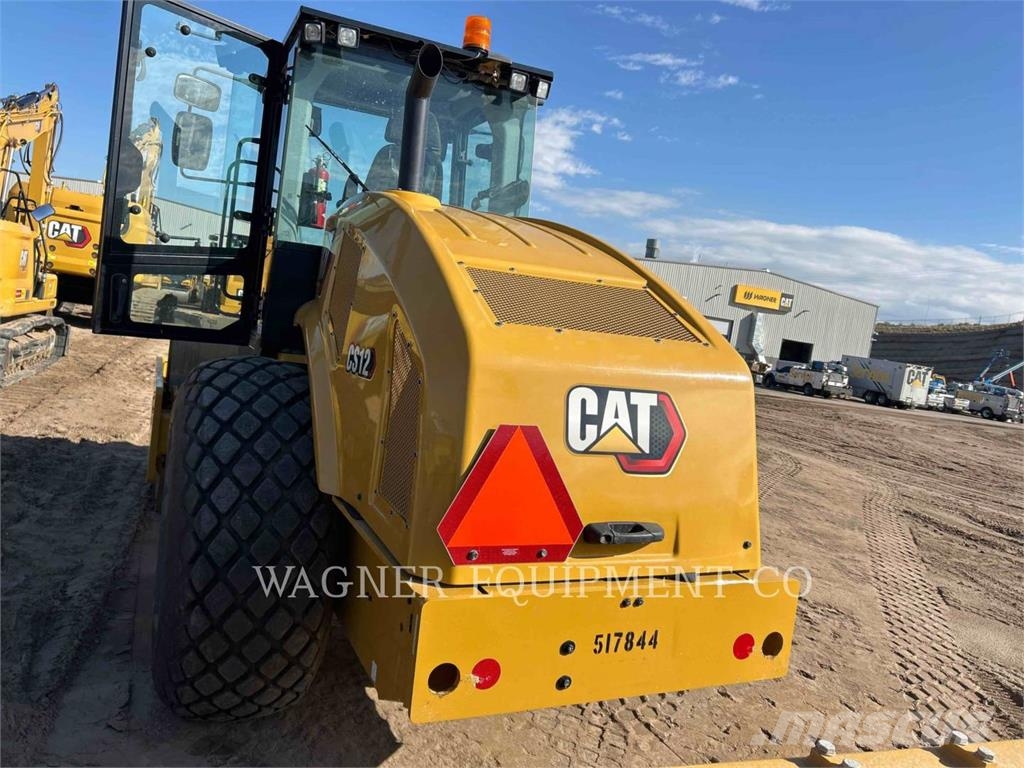 CAT CS1203 土壤压实机