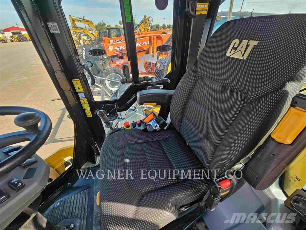 CAT CS12GC 土壤压实机