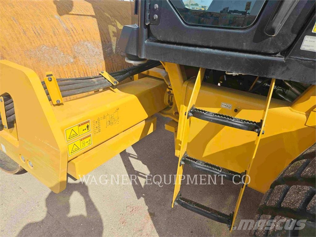 CAT CS12GC 土壤压实机