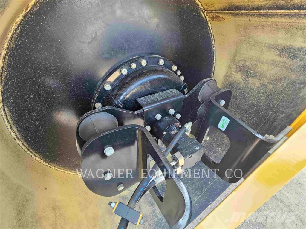 CAT CS12GC 土壤压实机