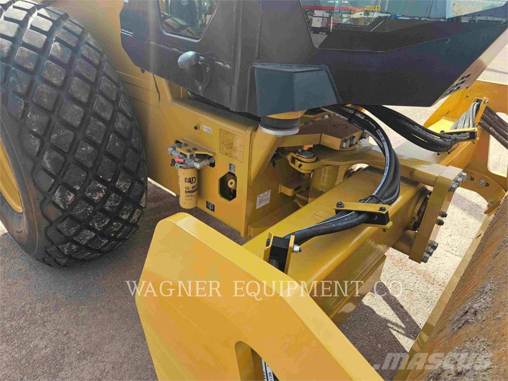 CAT CS12GC 土壤压实机