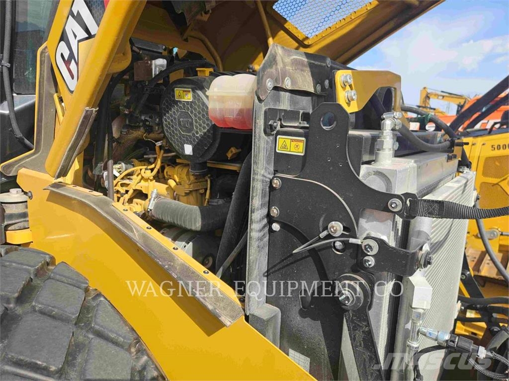 CAT CS12GC 土壤压实机