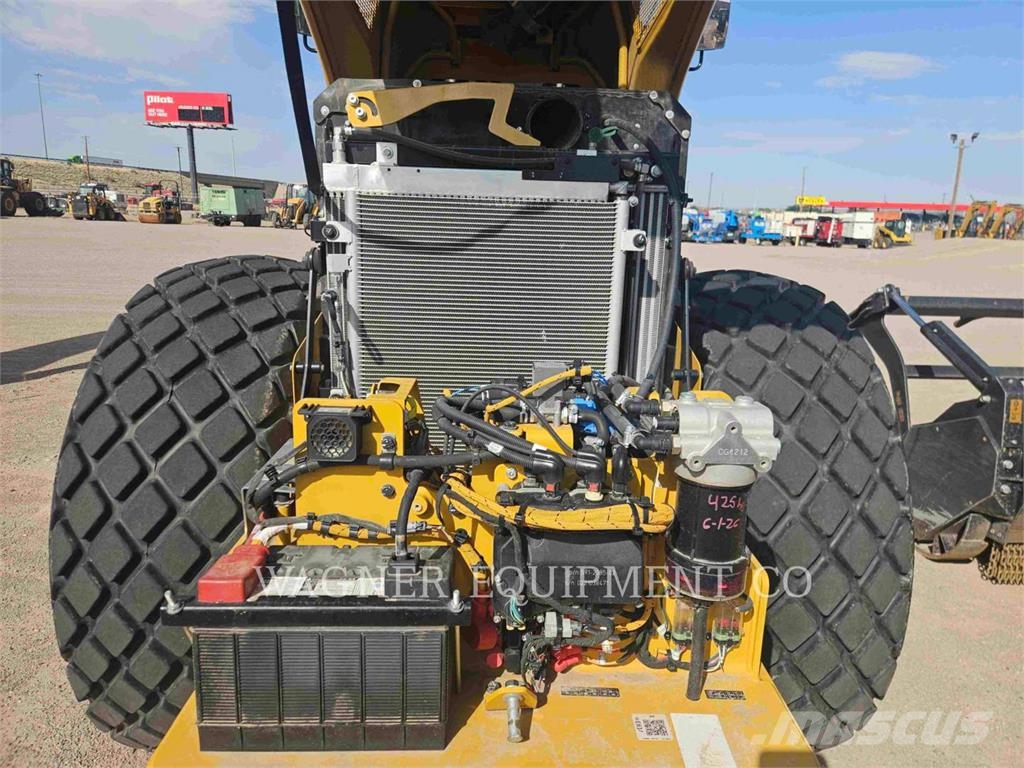 CAT CS12GC 土壤压实机