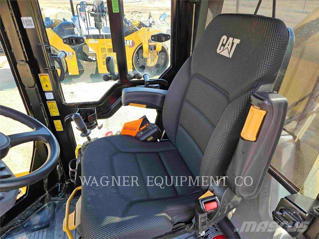 CAT CS13GC 土壤压实机
