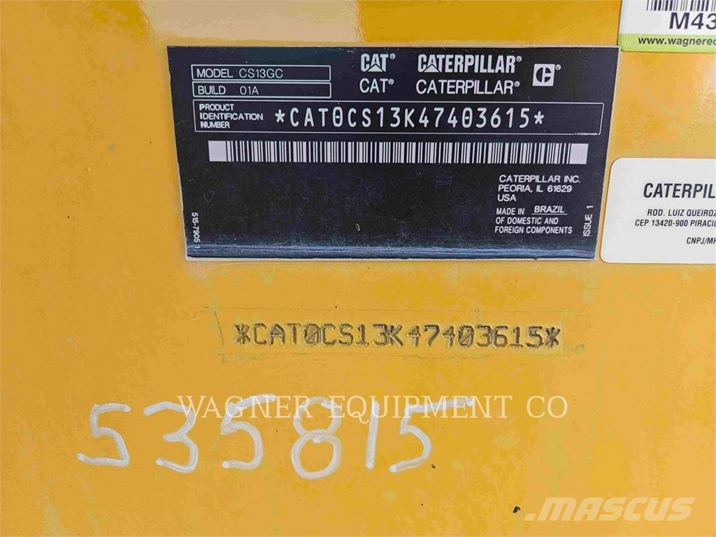 CAT CS13GC 土壤压实机
