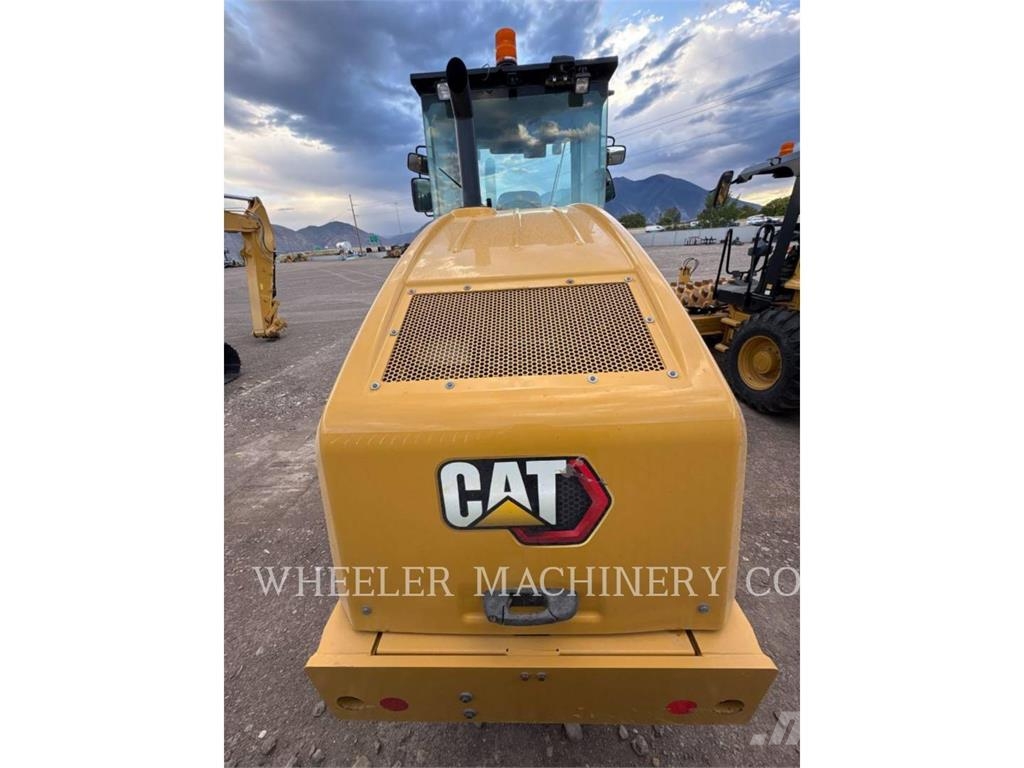 CAT CS16 Single drum rollers