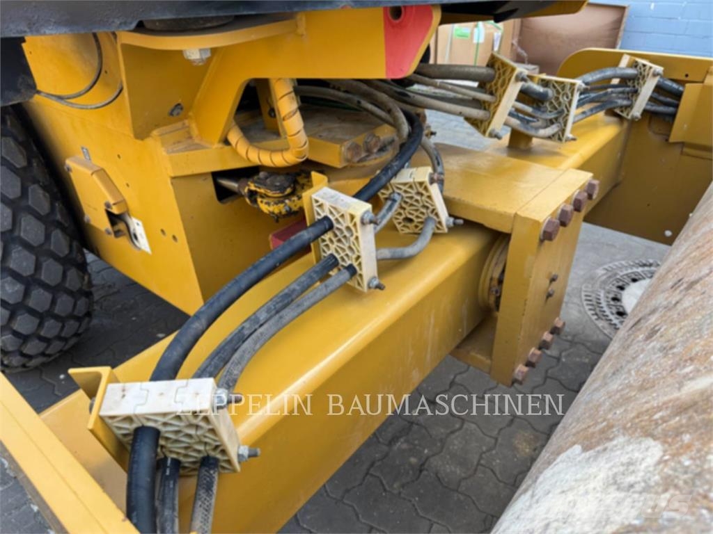 CAT CS44 Kompaktori zemlje