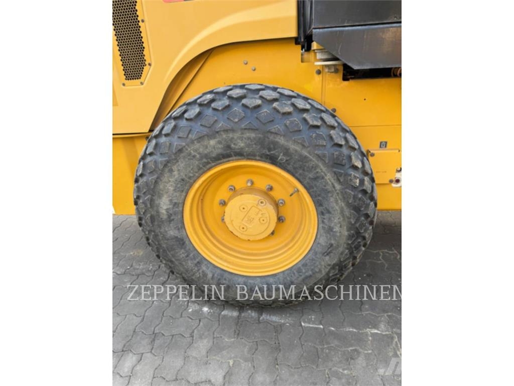 CAT CS44 Kompaktori zemlje