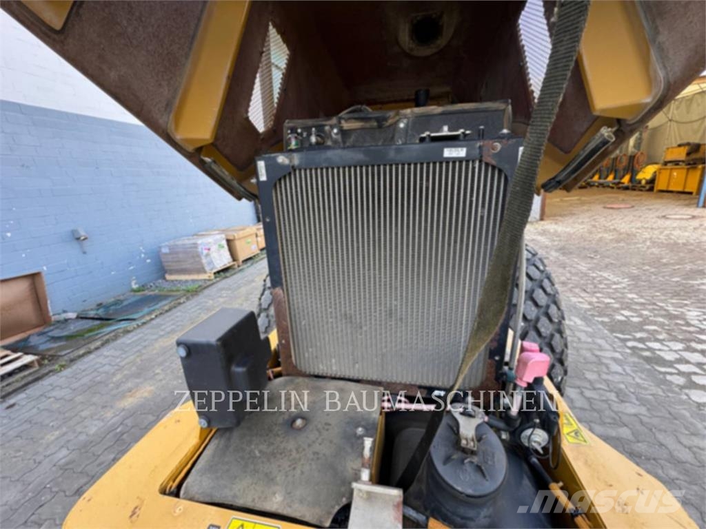 CAT CS44 Kompaktori zemlje