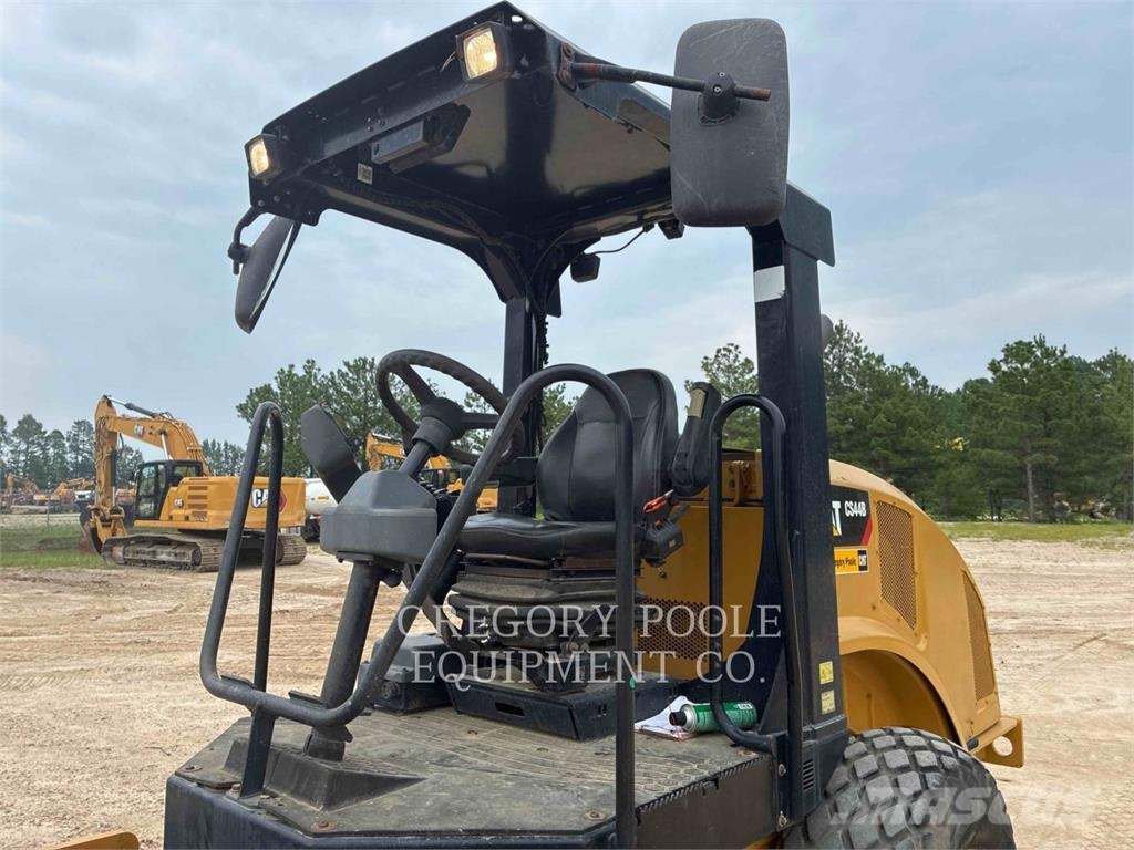 CAT CS44B مداحل أحادية الأسطوانة