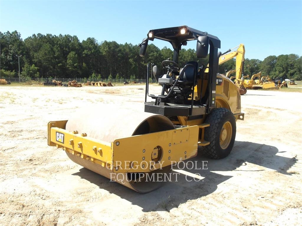 CAT CS44B Single drum rollers