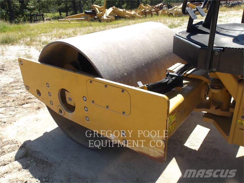 CAT CS44B Single drum rollers