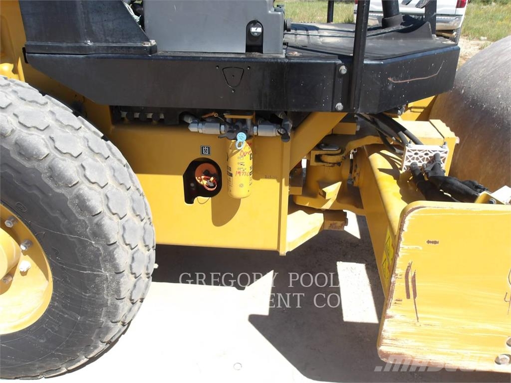 CAT CS44B Single drum rollers