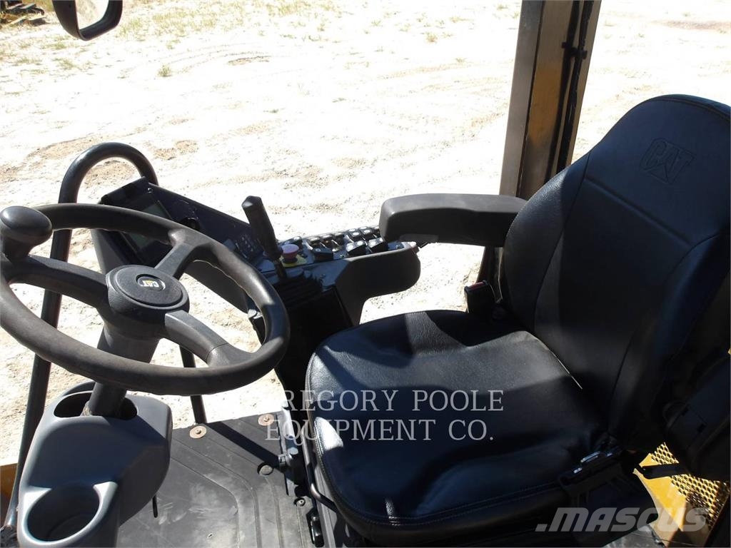 CAT CS44B Single drum rollers