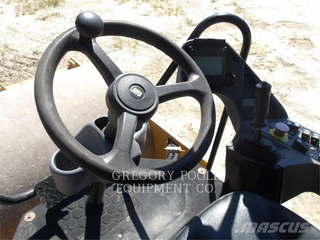 CAT CS44B Single drum rollers