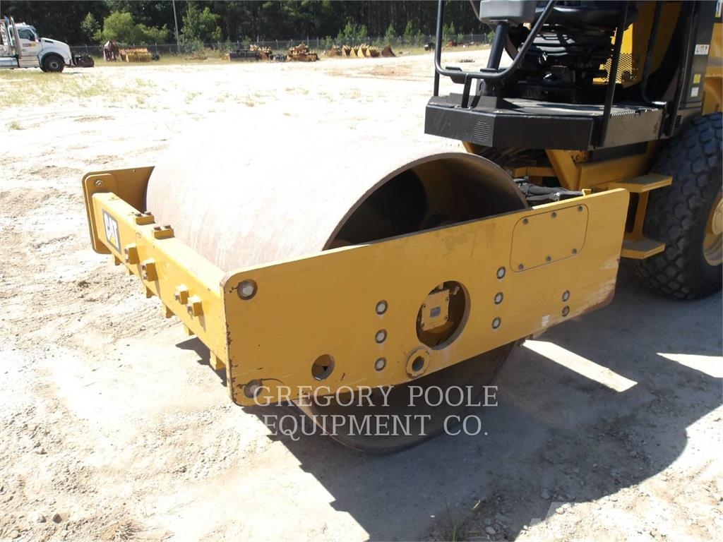 CAT CS44B Single drum rollers