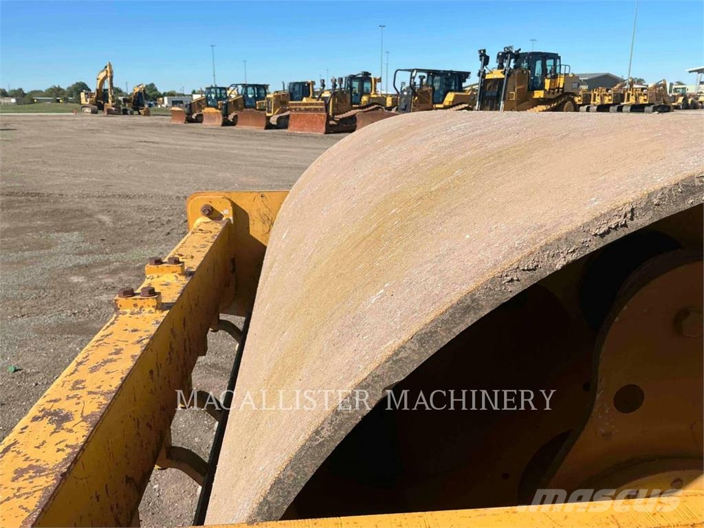 CAT CS44B Yksivalssijyrät