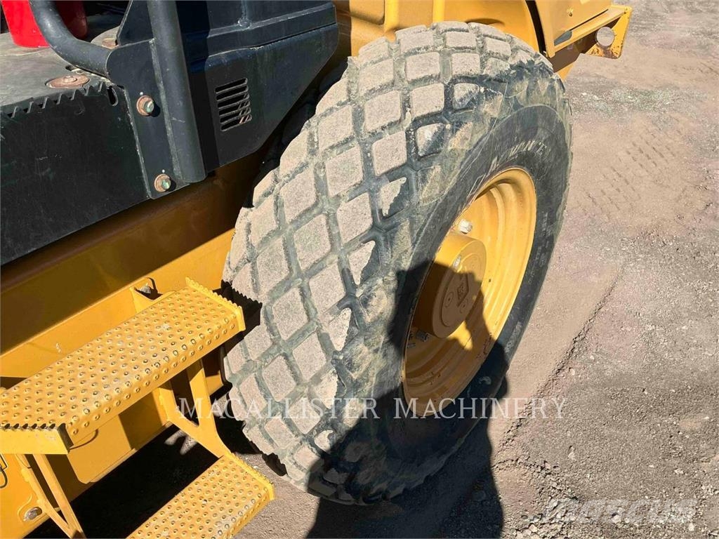 CAT CS44B Yksivalssijyrät