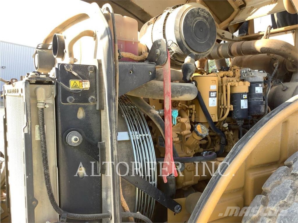 CAT CS54B Rouleaux tandem
