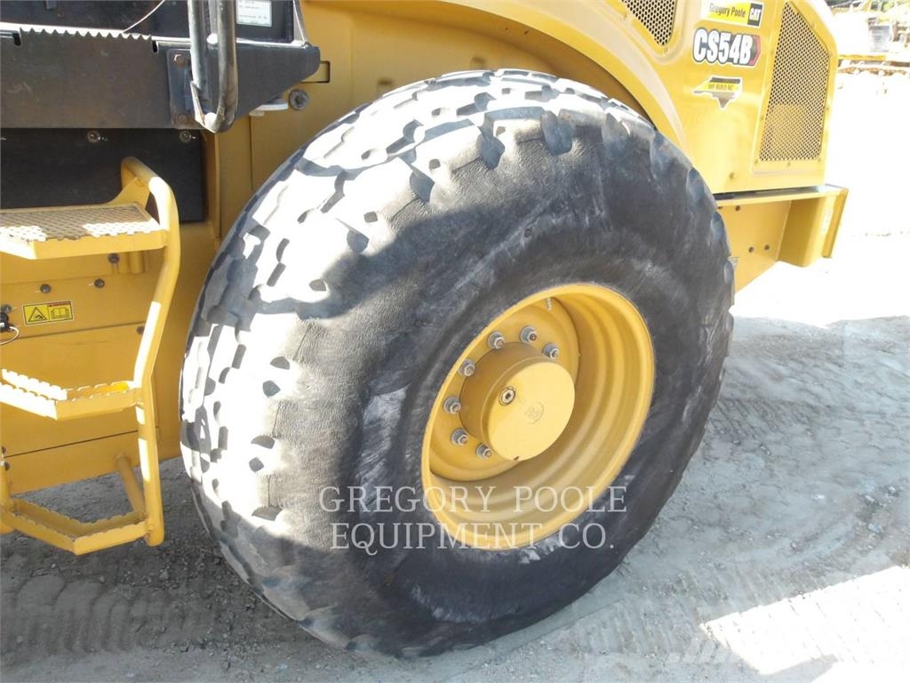 CAT CS54B Single drum rollers