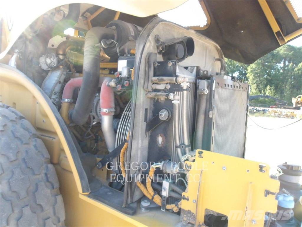CAT CS54B Single drum rollers