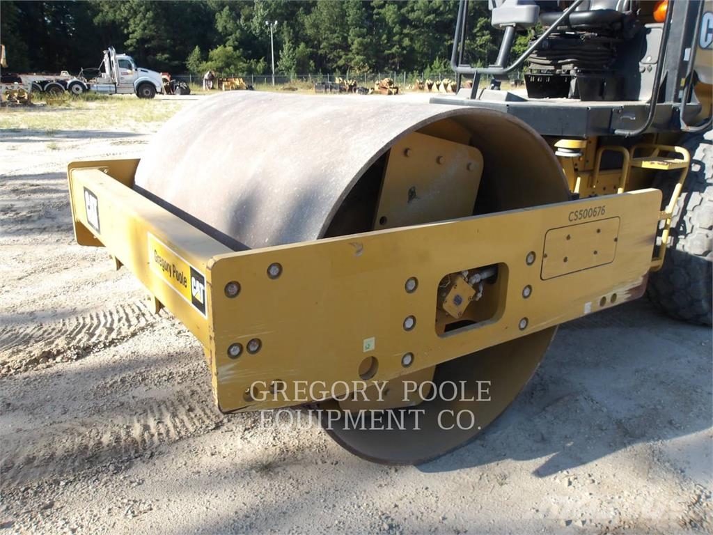 CAT CS54B Single drum rollers