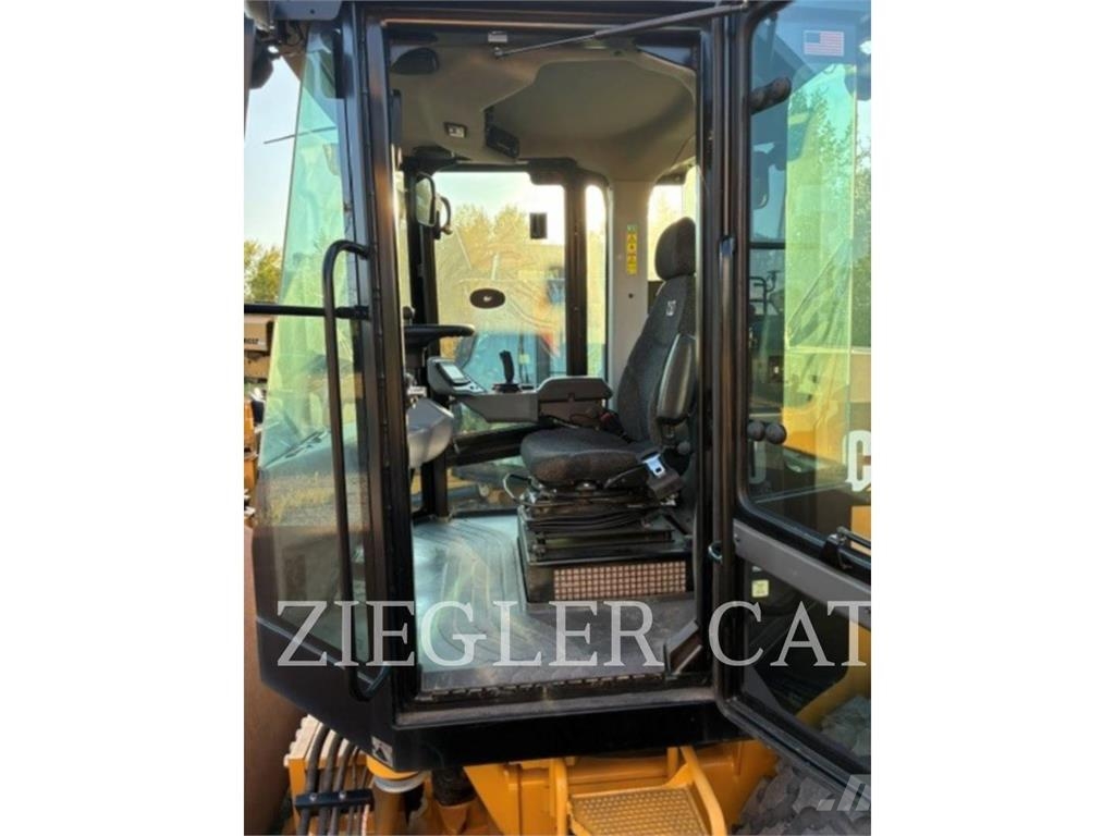 CAT CS54B Soil compactors