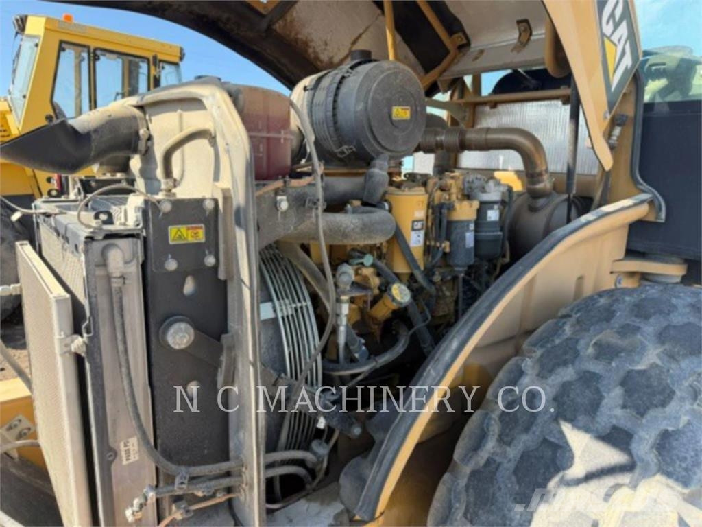 CAT CS54B 瀝青攤舖機/鋪路機