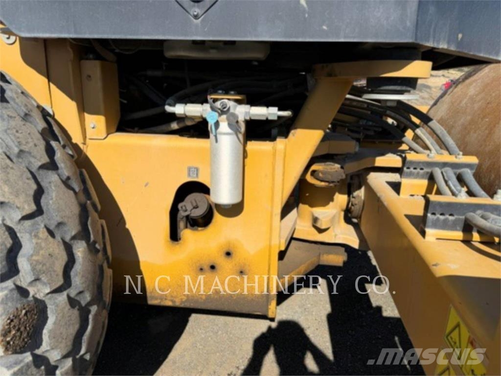 CAT CS54B 瀝青攤舖機/鋪路機