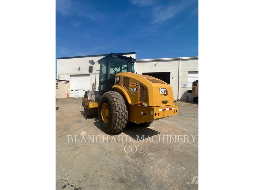 CAT CS54B 單輪滾壓機