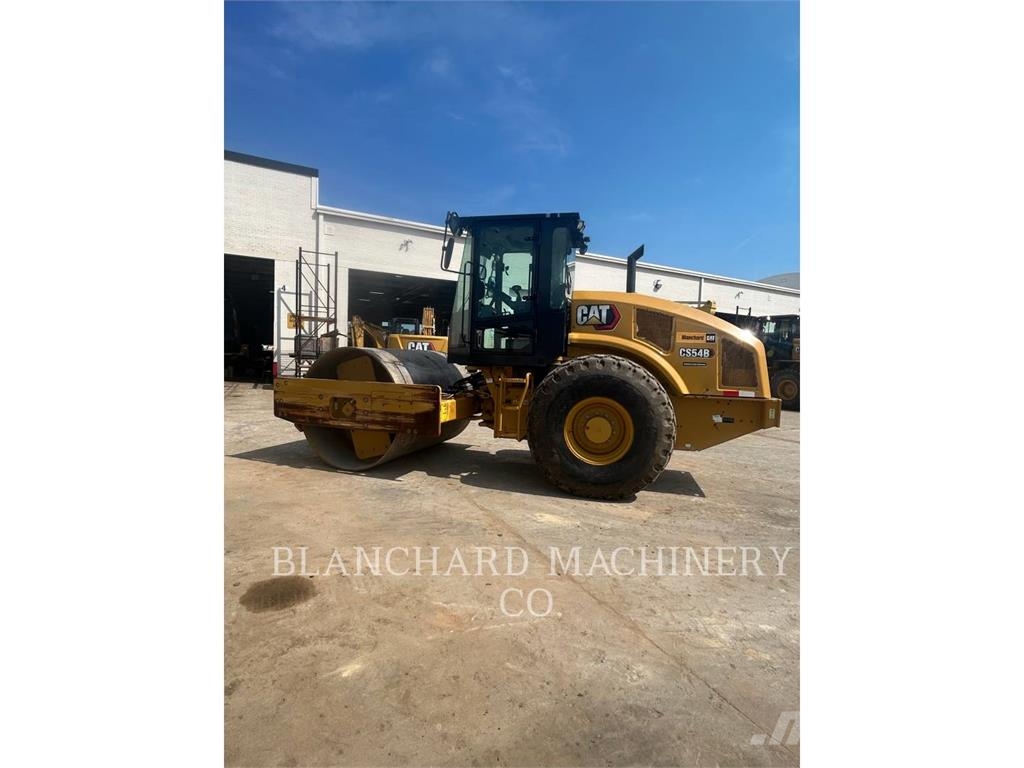 CAT CS54B 單輪滾壓機
