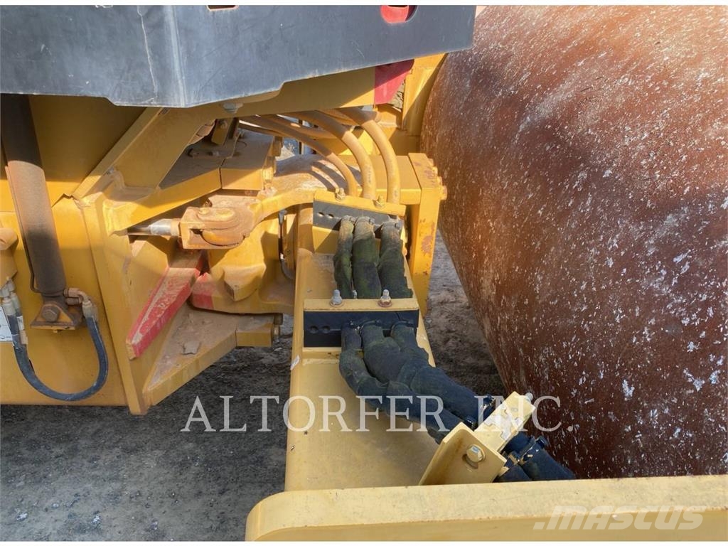 CAT CS56 مداحل ثنائية الاسطوانة