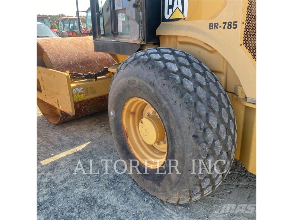 CAT CS56 مداحل ثنائية الاسطوانة