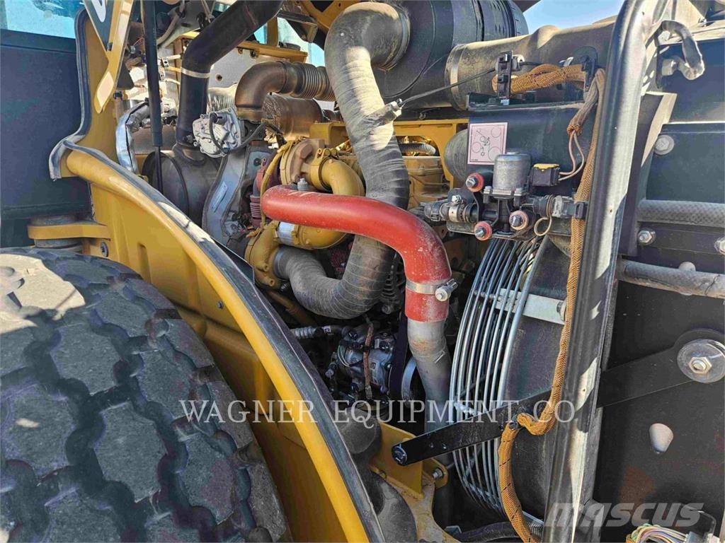 CAT CS56B ضاغطات التربة