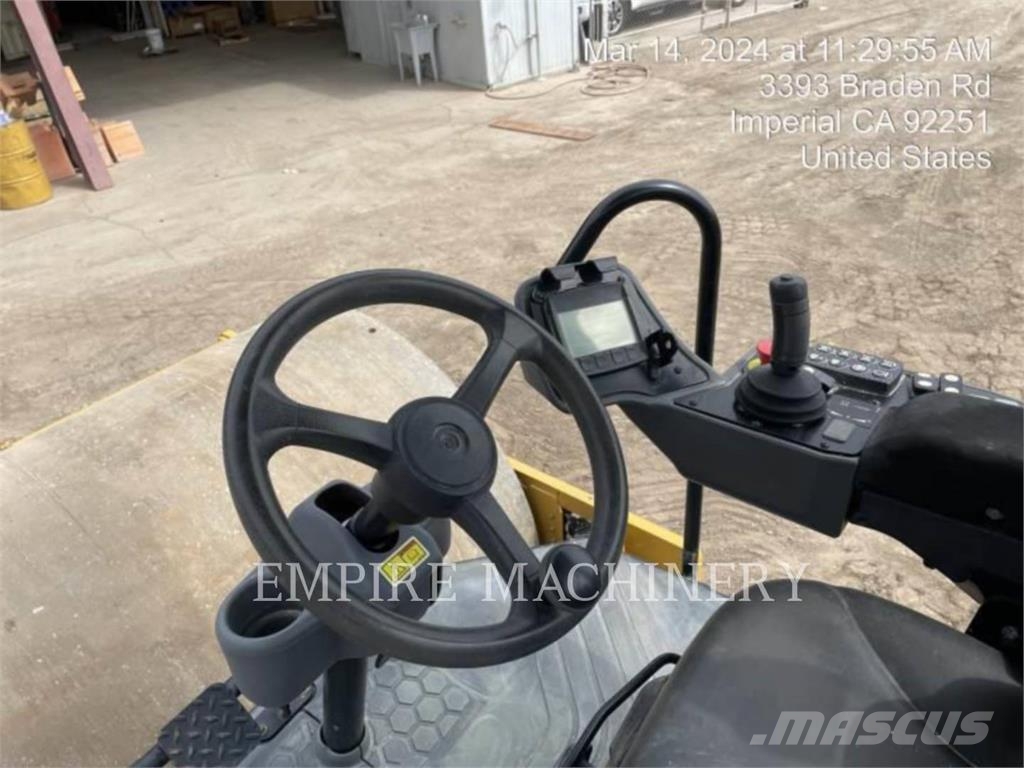 CAT CS56B Single drum rollers