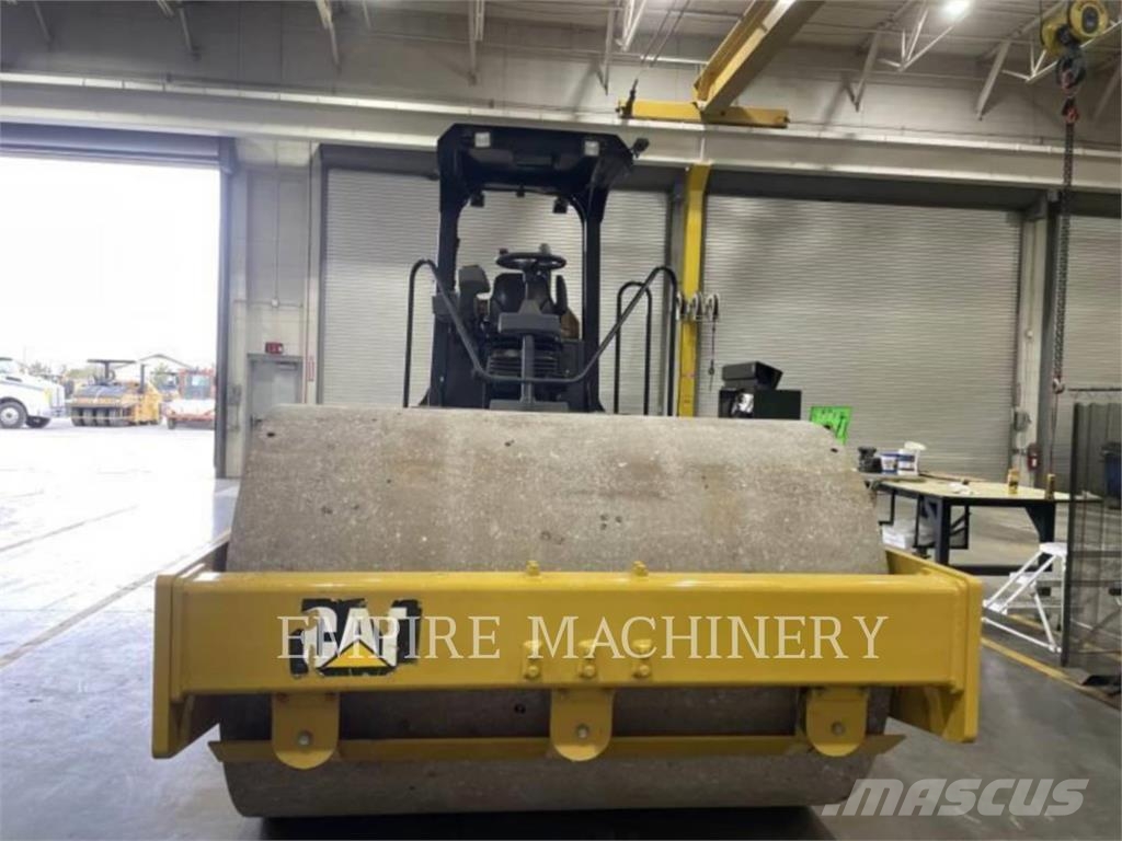 CAT CS56B Single drum rollers