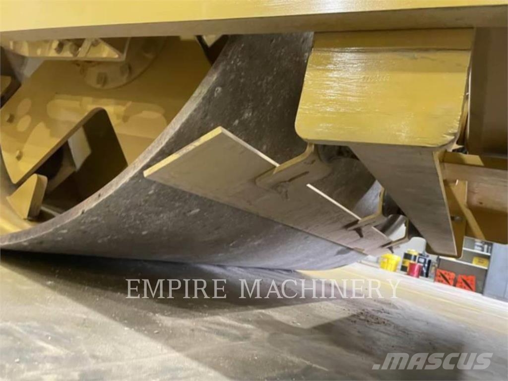 CAT CS56B Single drum rollers