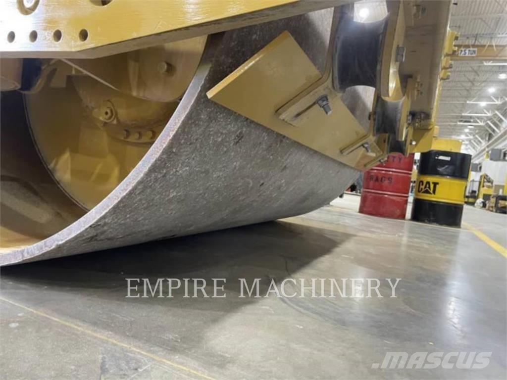 CAT CS56B Single drum rollers