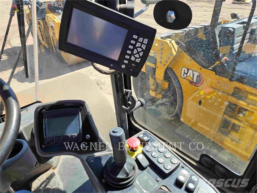 CAT CS56B Kompaktorji tal