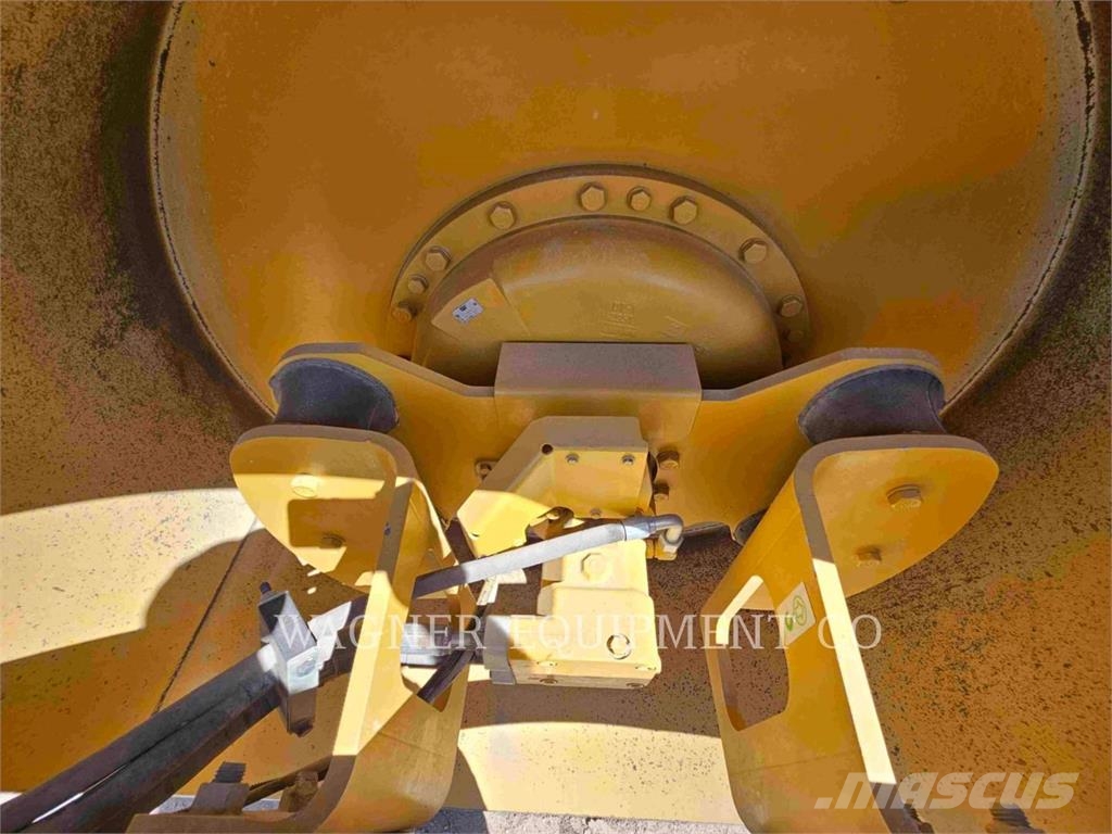 CAT CS56B Kompaktorji tal