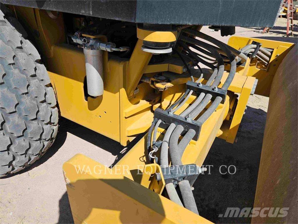 CAT CS56B Kompaktorji tal