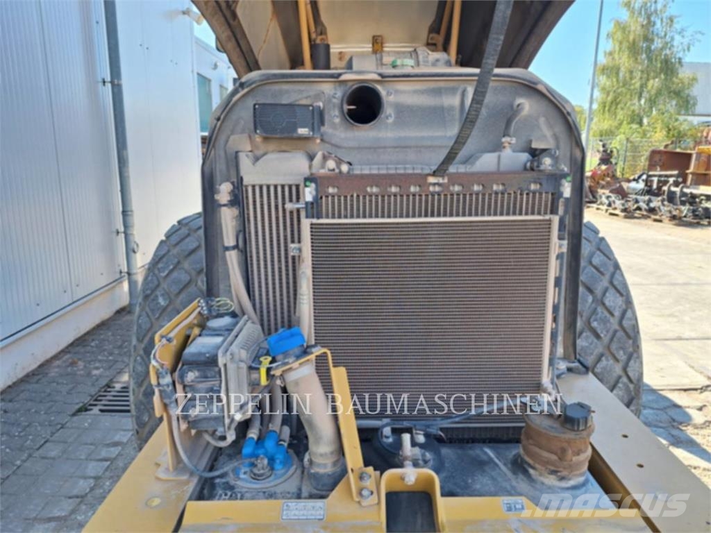 CAT CS66B Soil compactors