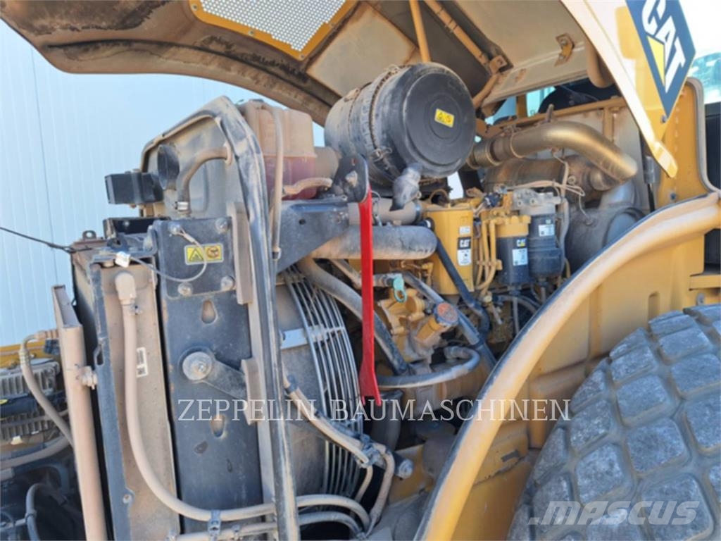 CAT CS66B Soil compactors