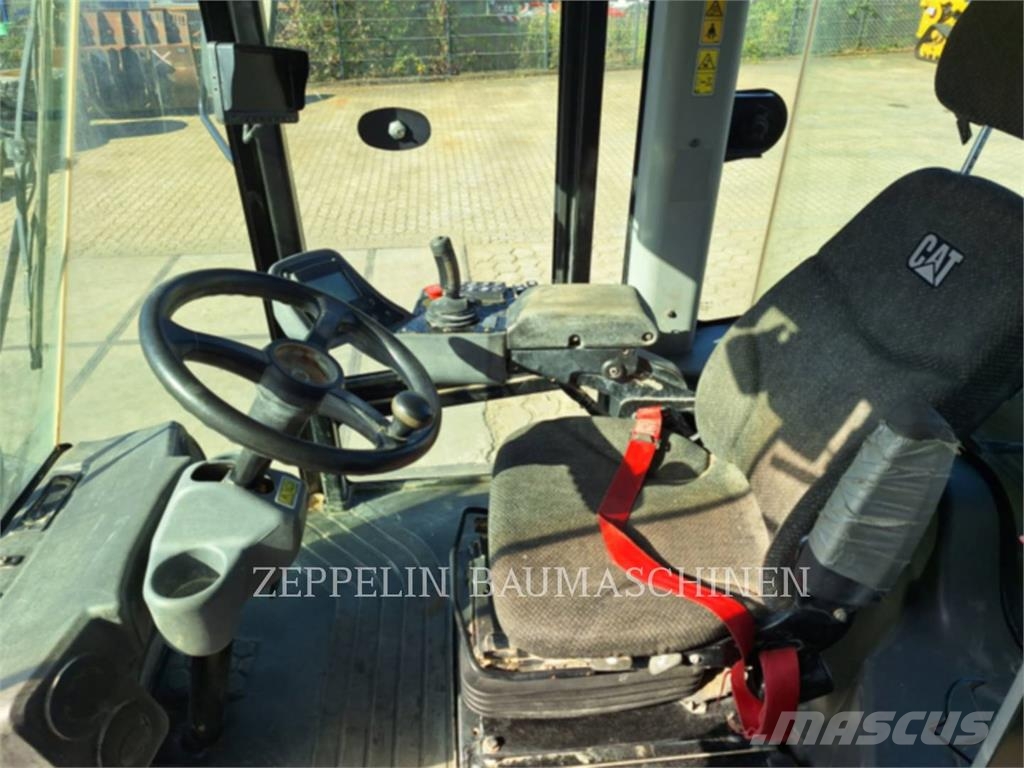 CAT CS66B Soil compactors