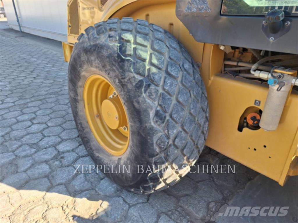 CAT CS66B Soil compactors