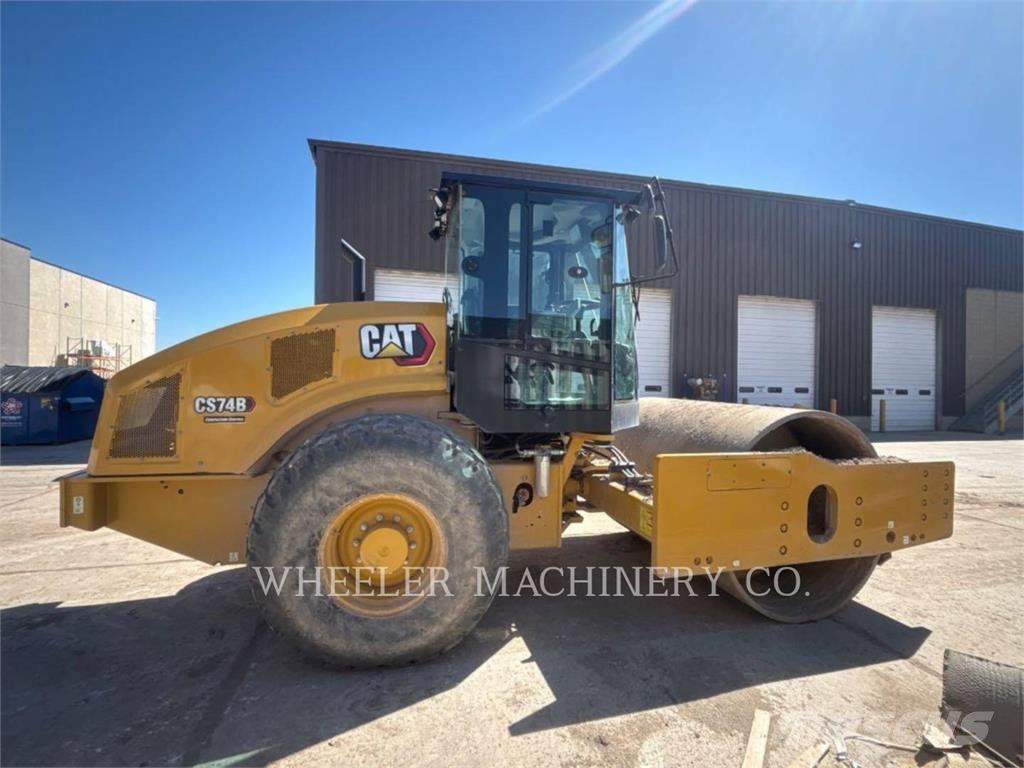 CAT CS74B Single drum rollers