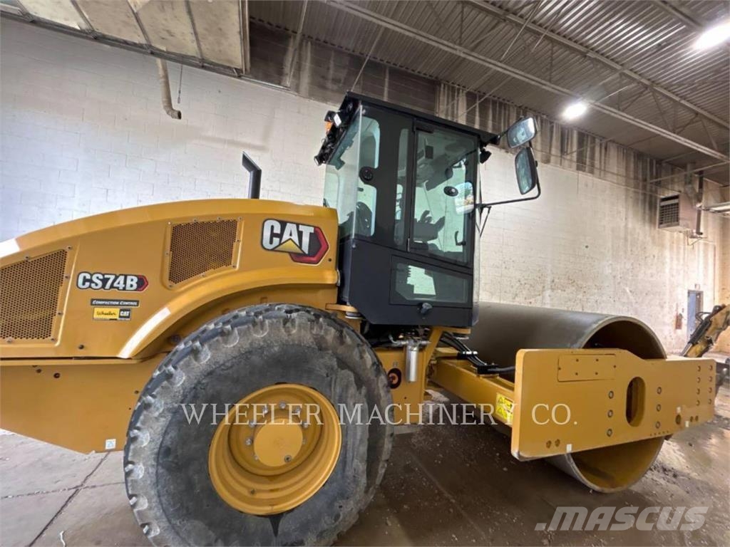 CAT CS74B Single drum rollers