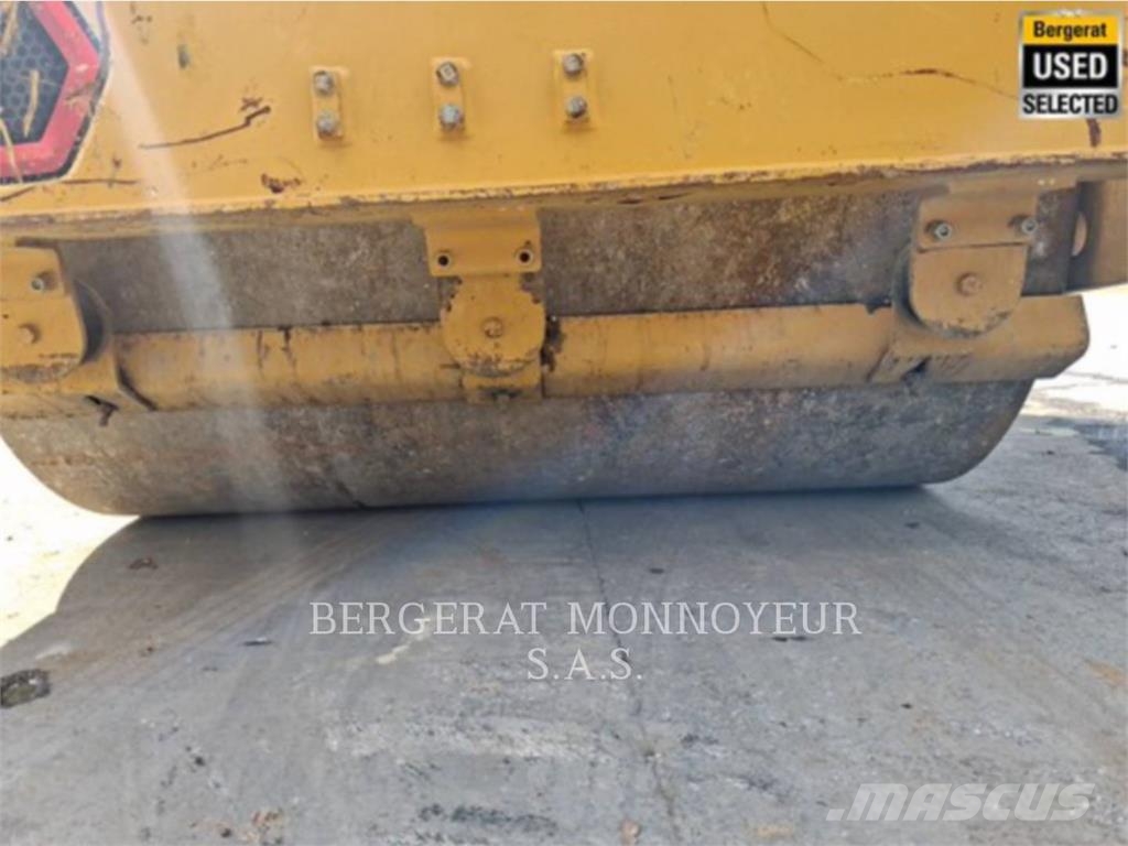 CAT CS74B 4F ضاغطات التربة