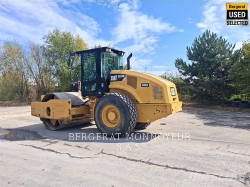 CAT CS74B 4F ضاغطات التربة